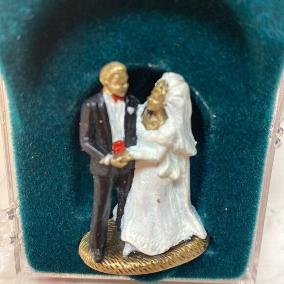 Vitreville Bride Groom Figurine Hand-Painted Cast Bronze Wedding Keepsake 16109 - Picture 1 of 7